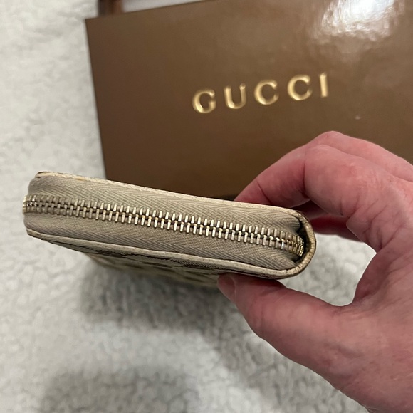 Gucci wallet with box preloved - Picture 3 of 9